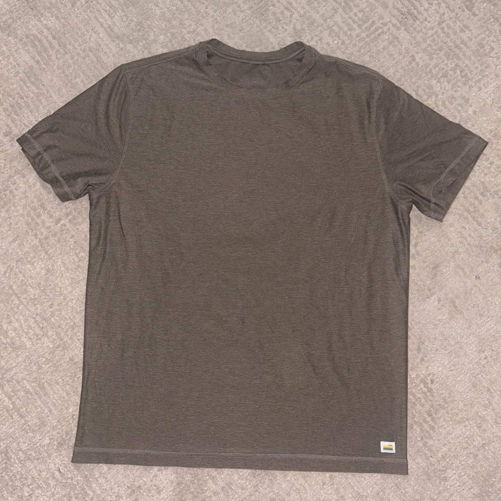 Vuori Men’s Brown Strato Tech Tee
